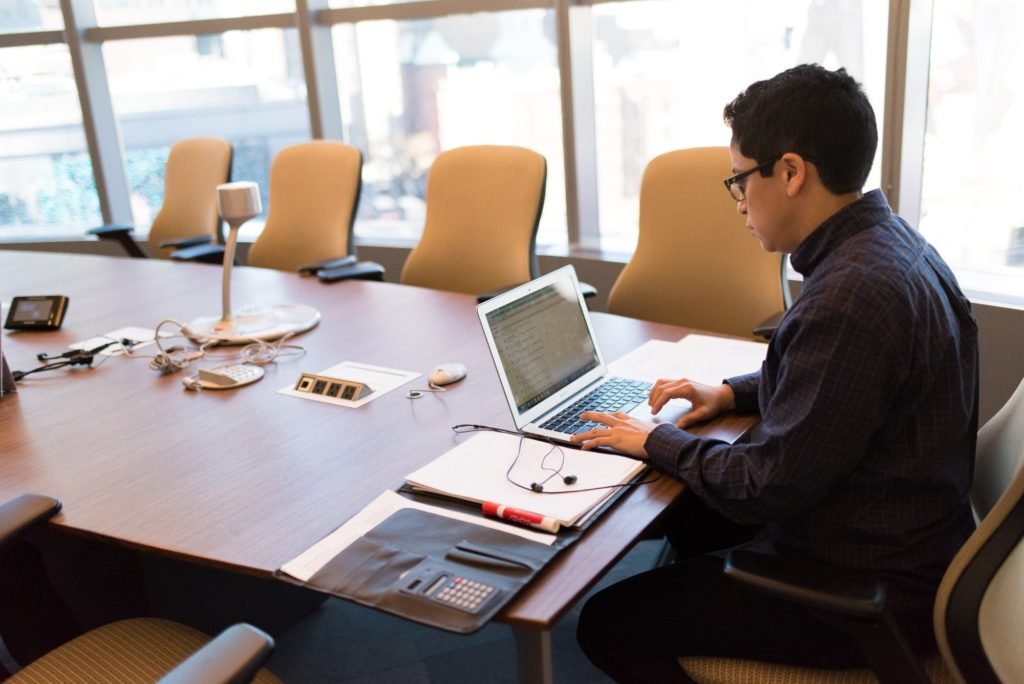 Leading Teams Virtually-Remote Leadership and Management